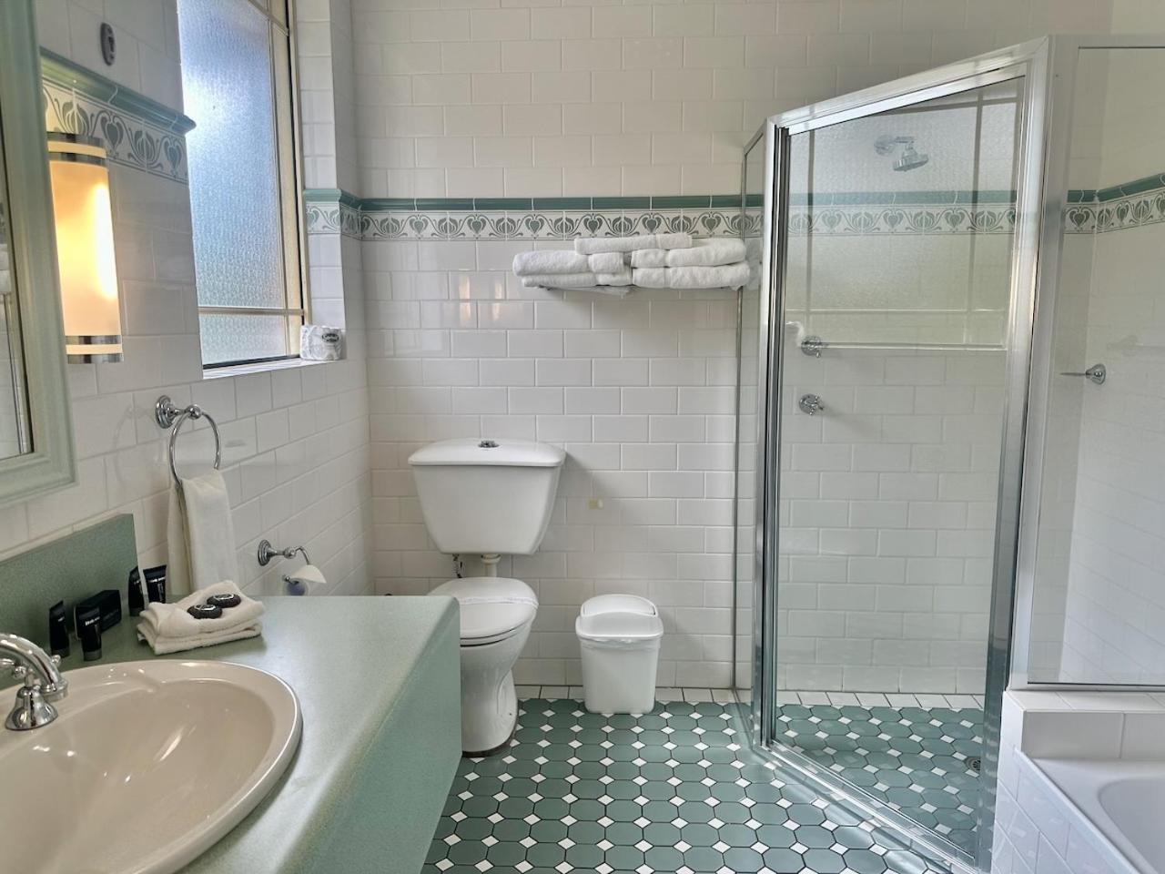 Young Federation Motor Inn And Services Club מראה חיצוני תמונה